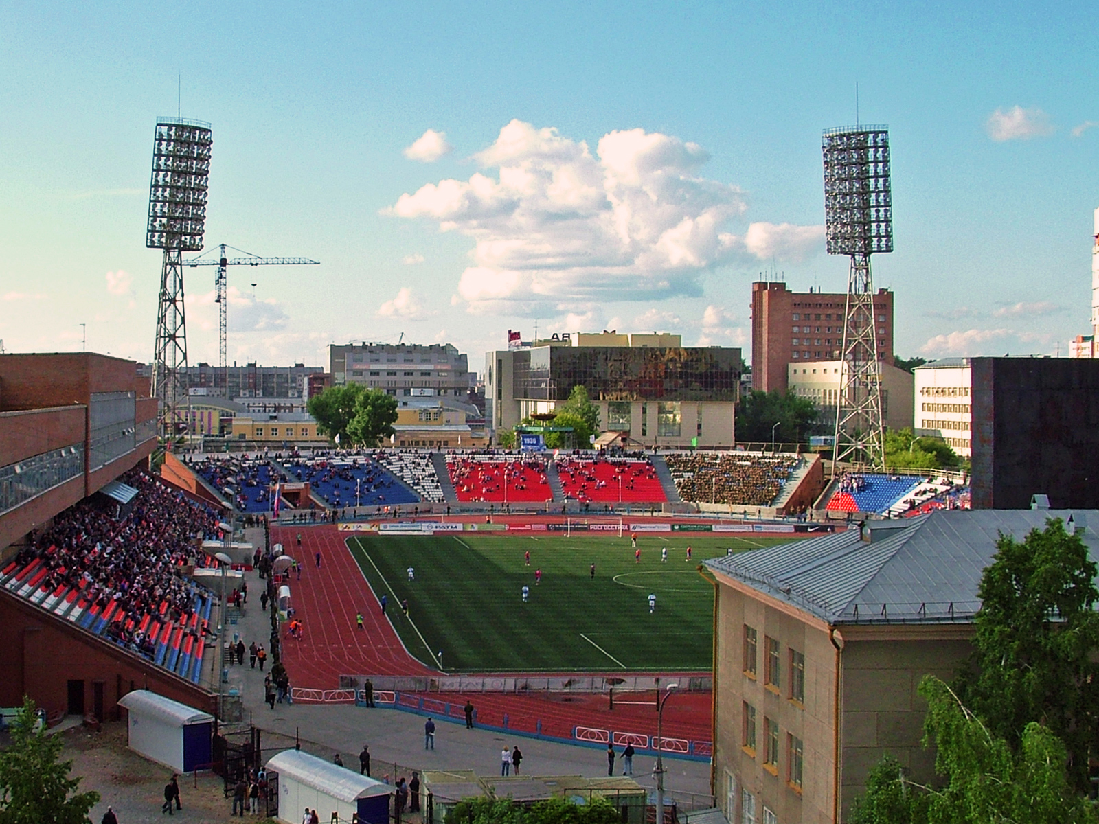 В Новосибирске реконструируют главный футбольный стадион