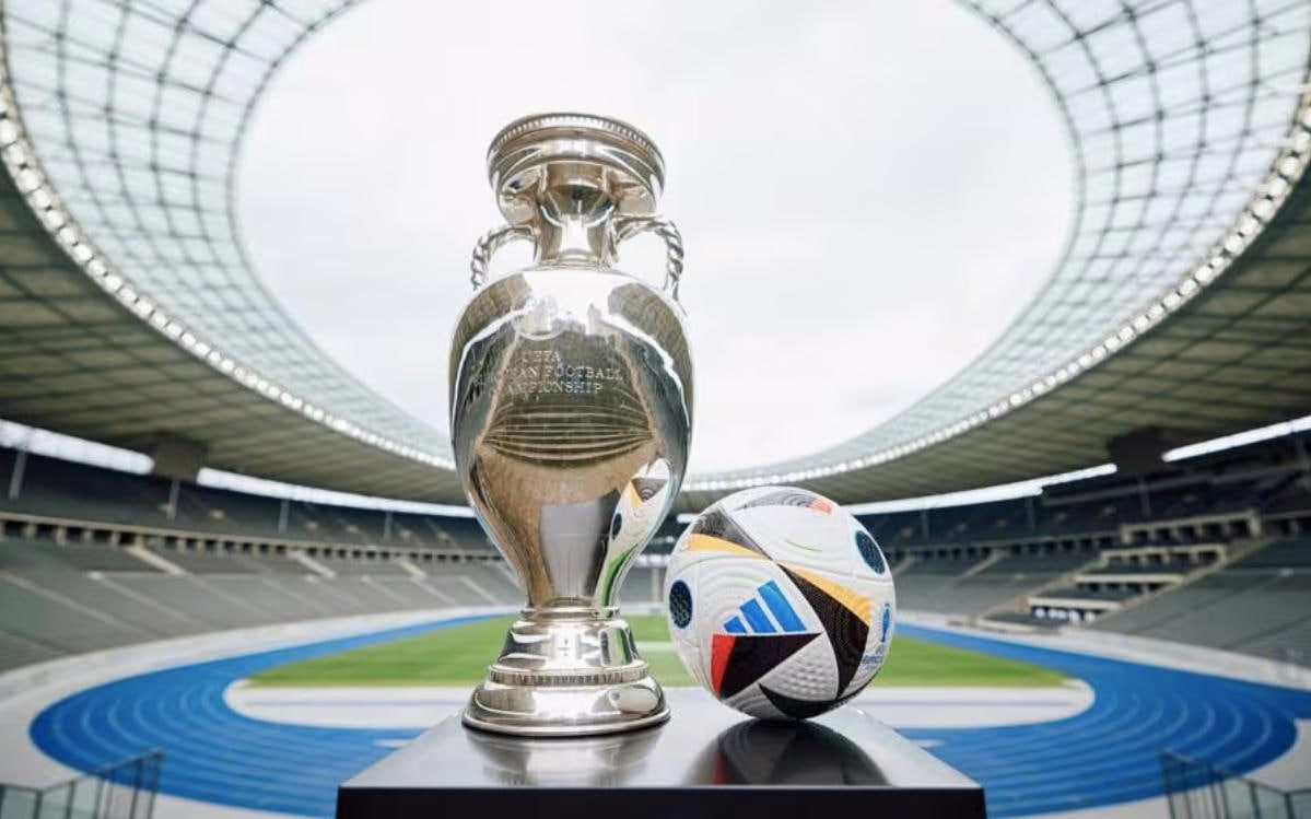 УЕФА презентовал официальный мяч Евро 2024