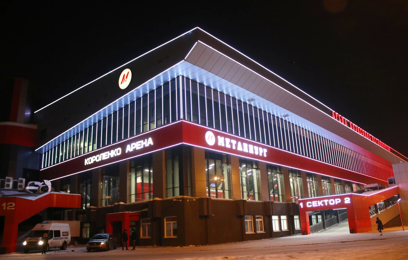 На хоккейной арене в Новокузнецке провели тестовый матч. «Металлург» вернется на нее осенью