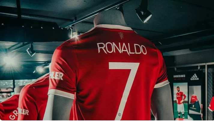 «МЮ» продал футболки Криштиану Роналду на $45 млн