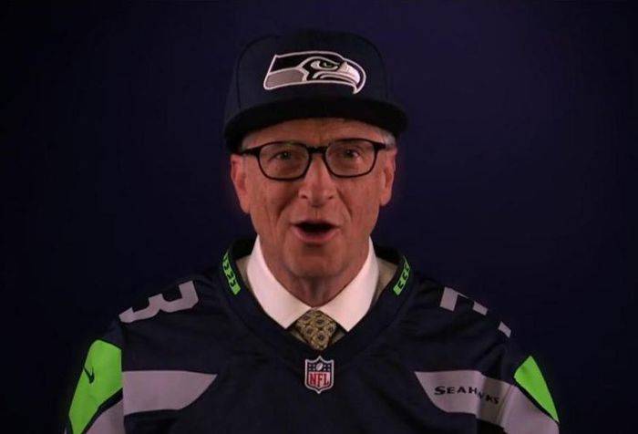 Билл Гейтс разрабатывает высокотехнологичный шлем для американского футбола