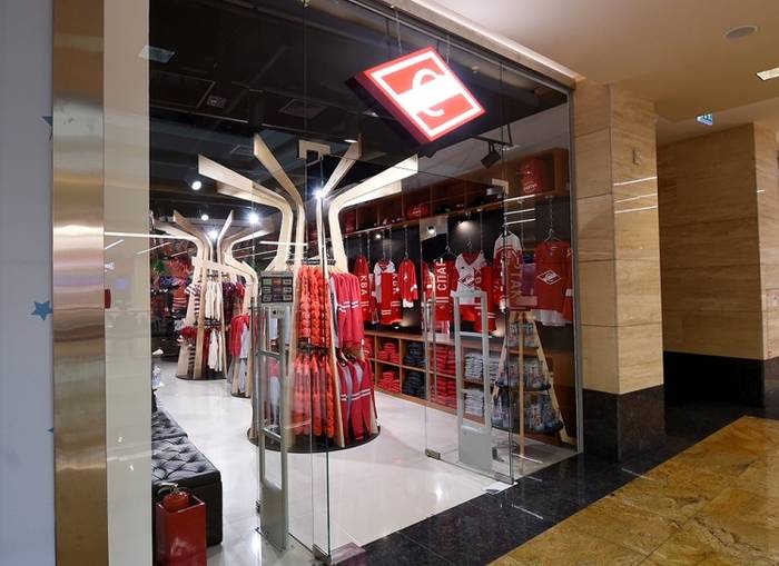 «Спартак» открыл магазин в крупном торговом центре